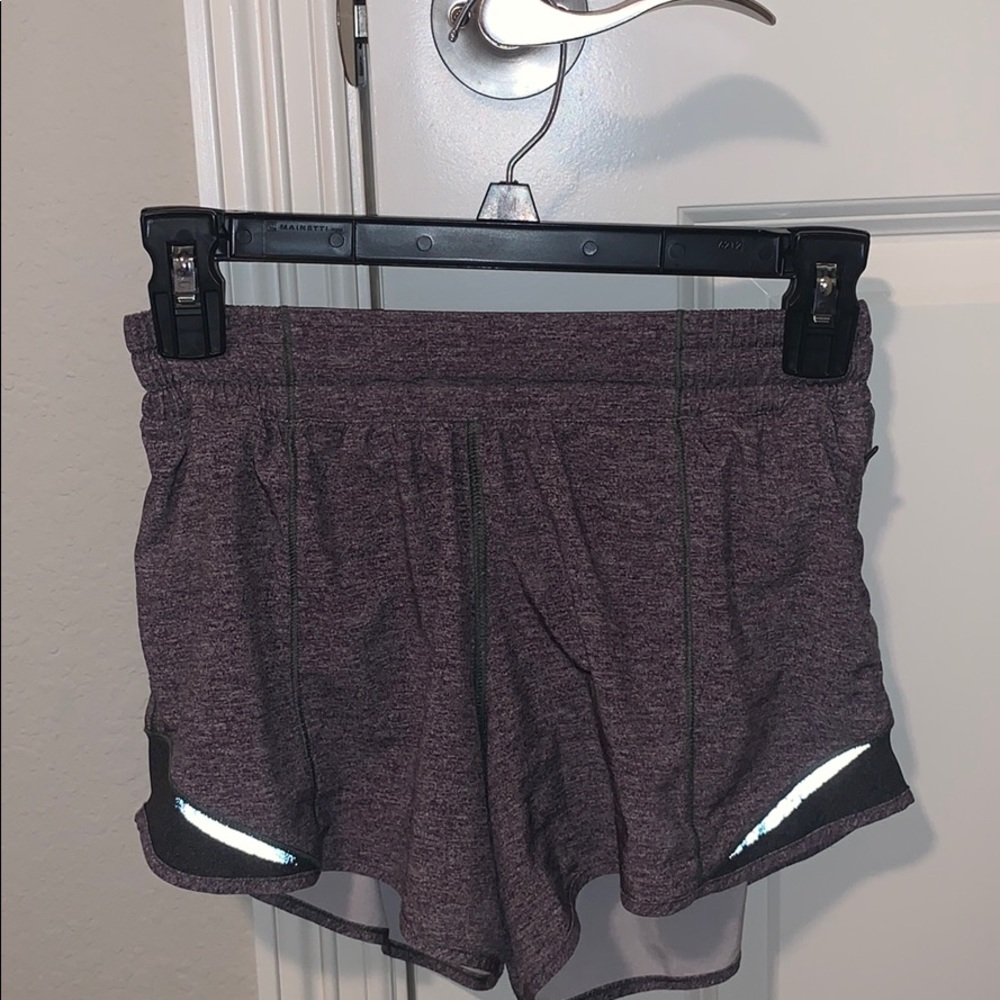 Lululemon Hotty Hot shorts 4”